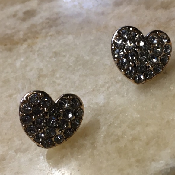 🎈Sale 🎈2 for $10 NWOT rhinestoned look heart gold (color)  post earrings - Picture 3 of 5
